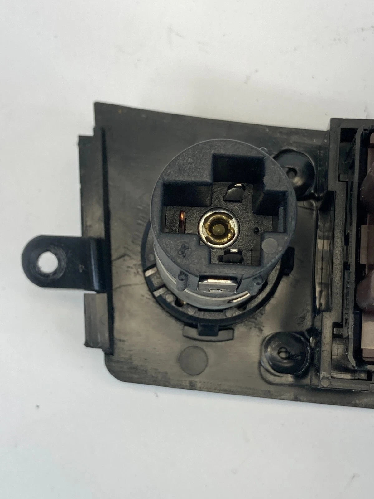 05 06 NISSAN ALTIMA FRONT CENTER CONSOLE LEFT & RIGHT SEAT HEATER SWITCH PANEL