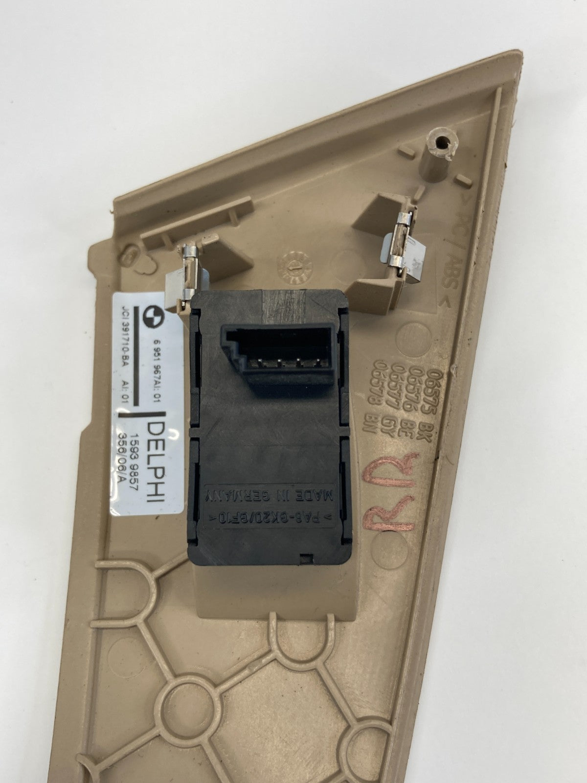 2004-2007 BMW 525i 530i Rear Right Door Power Window Switch w Bezel 6-951-967AI