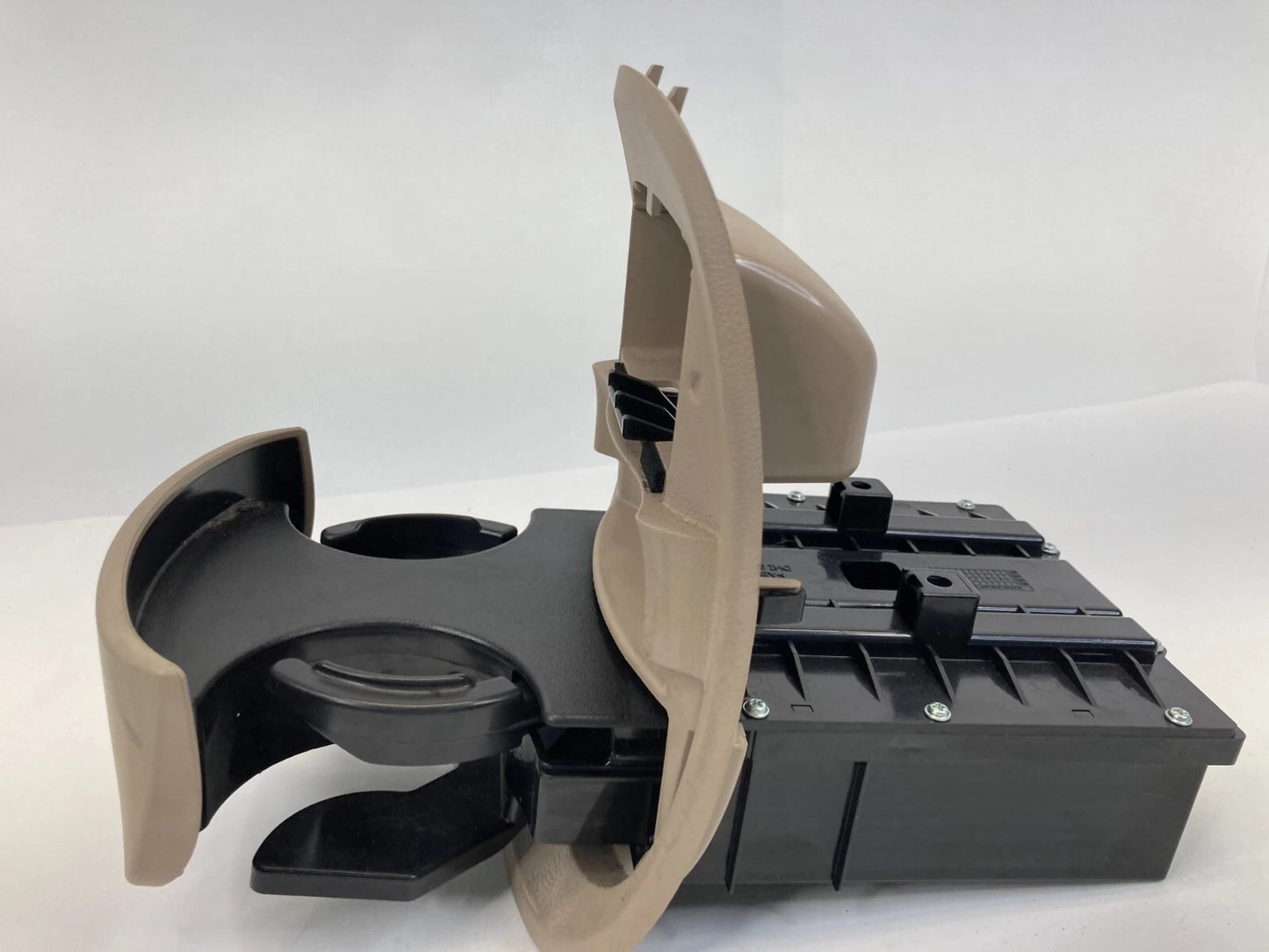 2005-2010 KIA SPORTAGE REAR CENTER CONSOLE CUP HOLDER CUPHOLDER TRIM BEZEL OEM