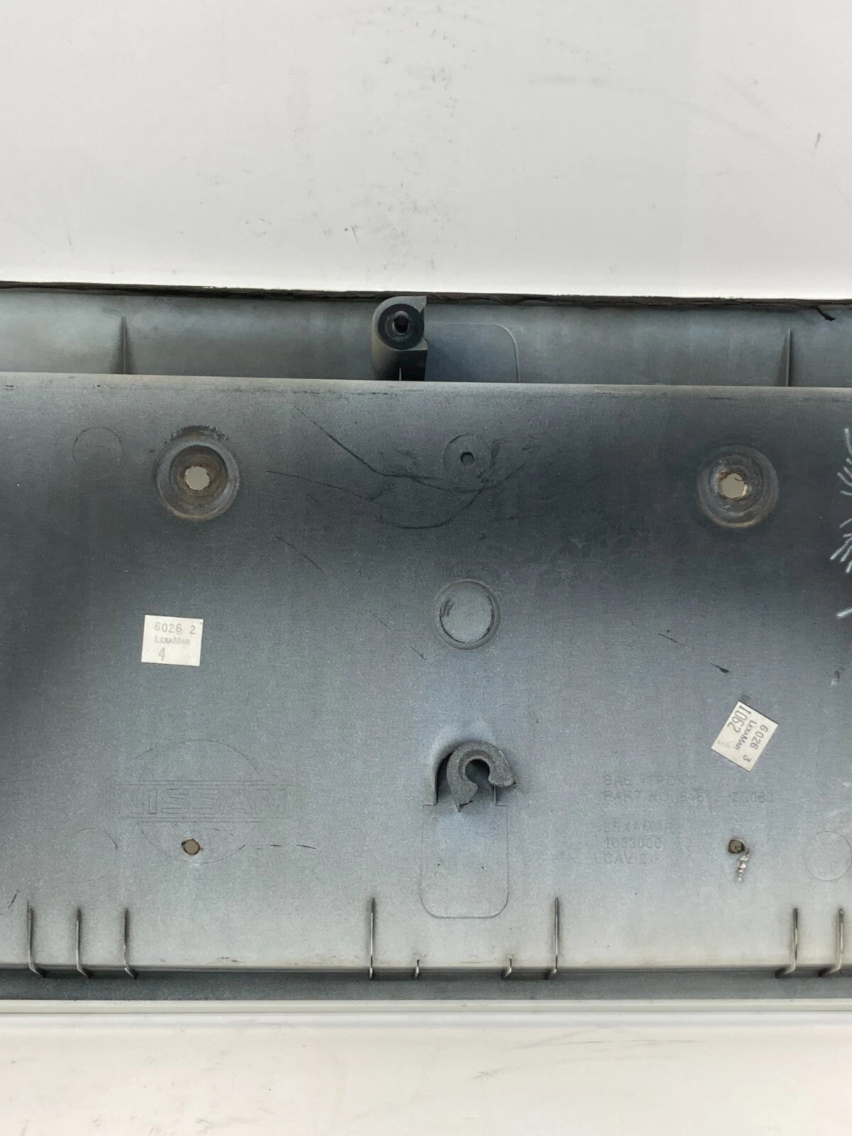 2005 2006 05 06 NISSAN ALTIMA REAR TRUNK LICENSE PLATE HOLDER GARNISH MOLDING