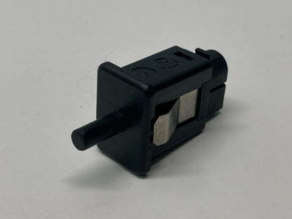 2002-2005 BMW 7-SERIES 745I 745LI GLOVE BOX POSITION SENSOR LIGHT SWITCH 1388277