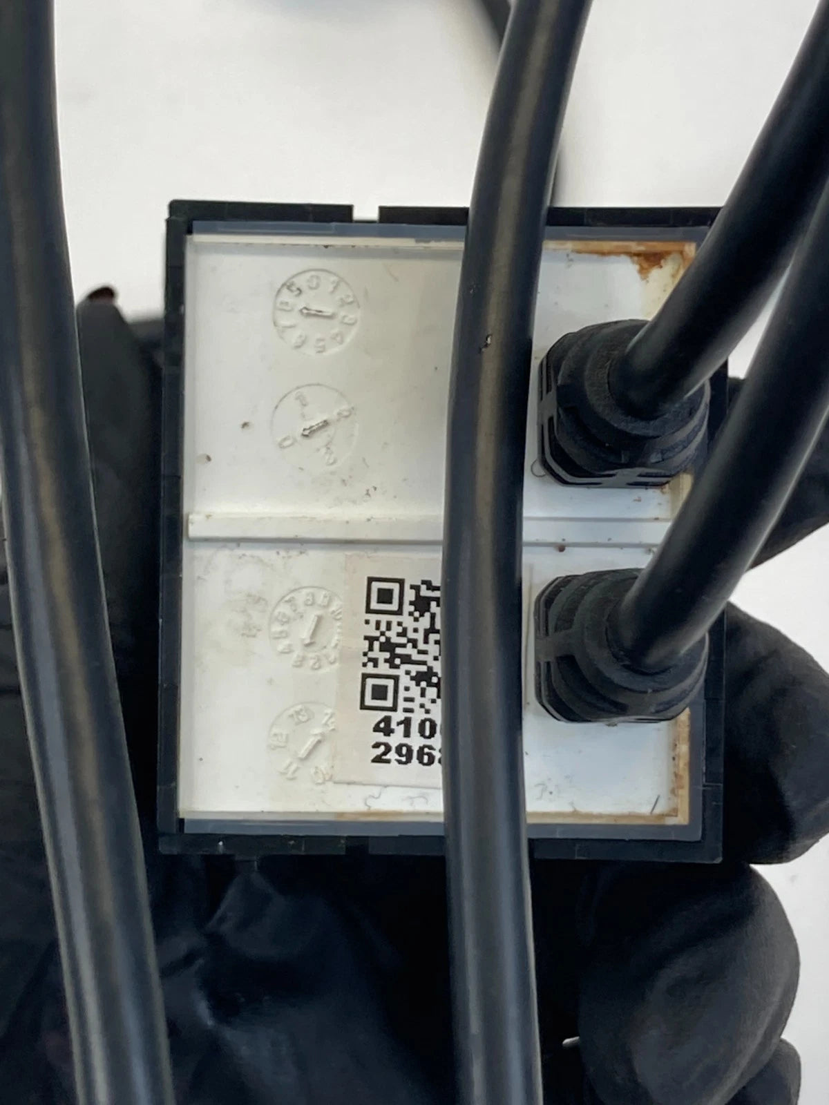 2013-2016 Dodge Dart Center Console USB Auxiliary Port Socket 68086690AE OEM