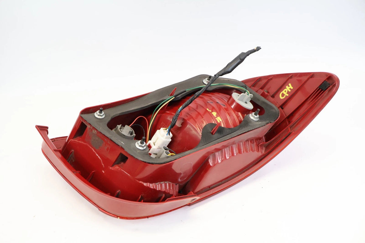 2006-2011 KIA RIO SEDAN RIGHT PASSENGER SIDE TAIL LIGHT TAILLIGHT TAILL LAMP