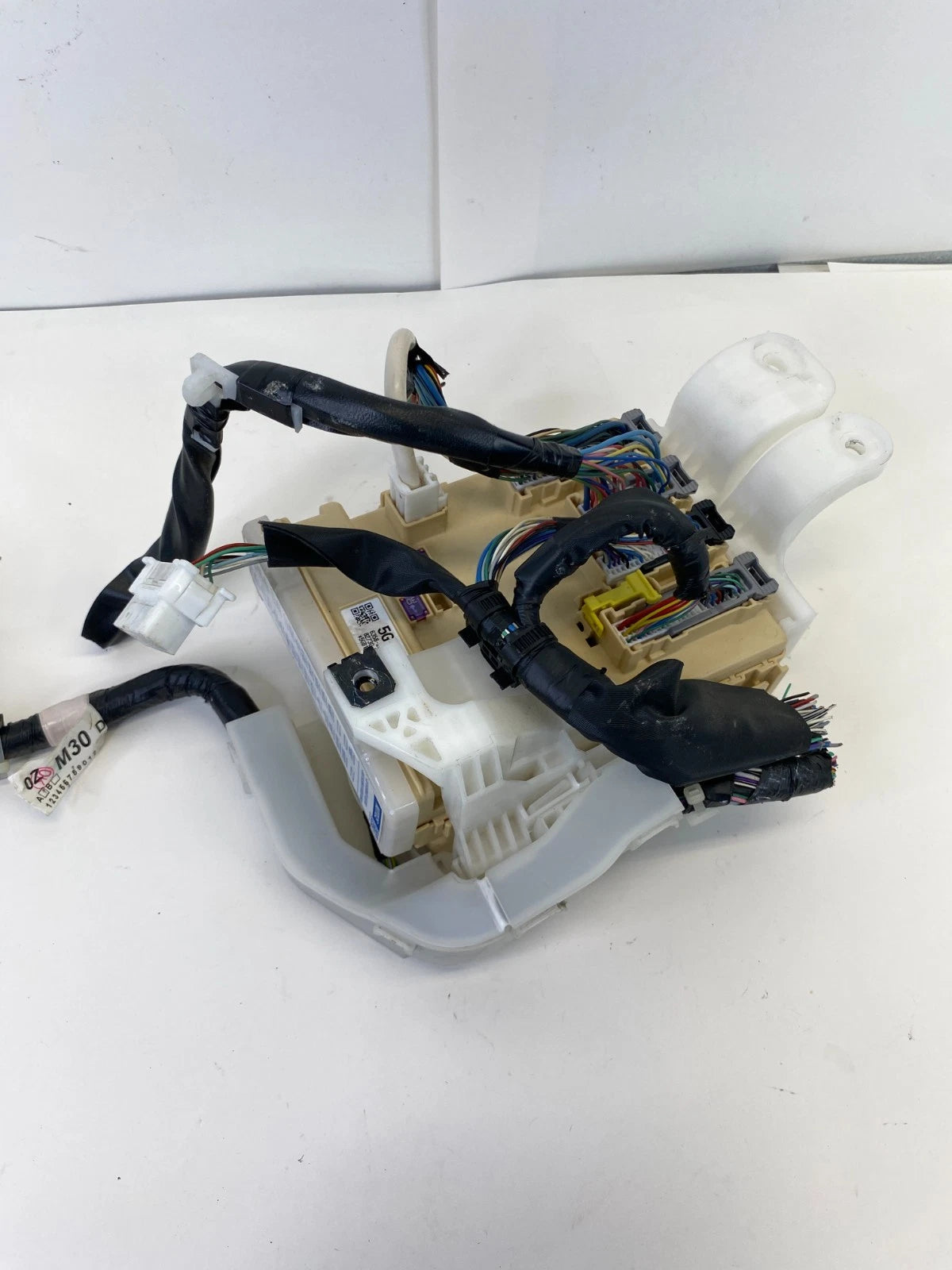 2014-2016 TOYOTA COROLLA FUSE BOX CABIN JUNCTION BLOCK BCM OEM 82730-02G60-A