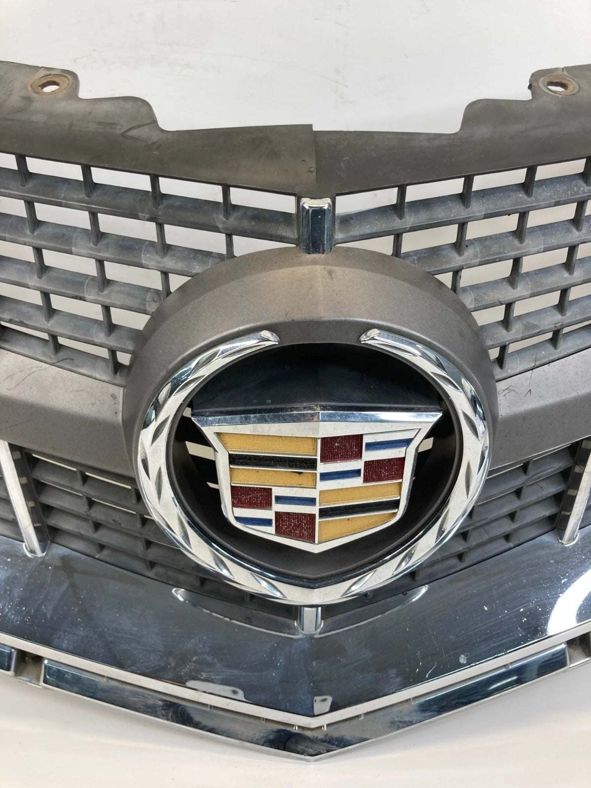 2008-2011 CADILLAC CTS FRONT UPPER CENTER BUMPER GRILL GRILLE W/ EMBLEM 25778322