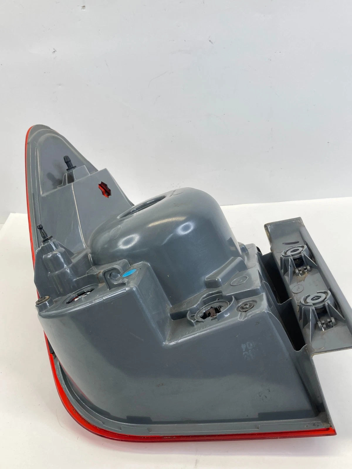 2011-2016 CHEVROLET CRUZE RIGHT PASSENGER OUTER TAIL LIGHT TAILLIGHT LAMP OEM