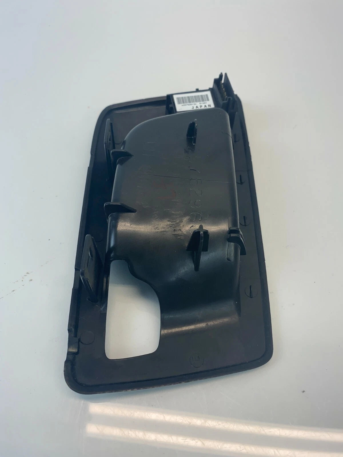 2003-2007 CADILLAC CTS FRONT LEFT DRIVER INNER DOOR HANDLE BEZEL W/ LOCK SWITCH