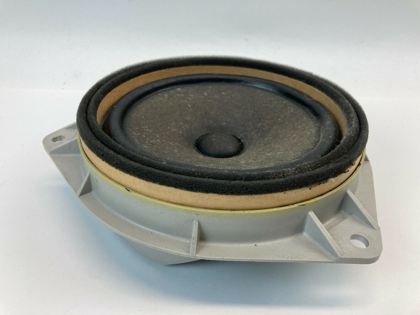 2003-2005 Toyota 4Runner Rear Left Side Door Speaker Sound System 8616022890 OEM