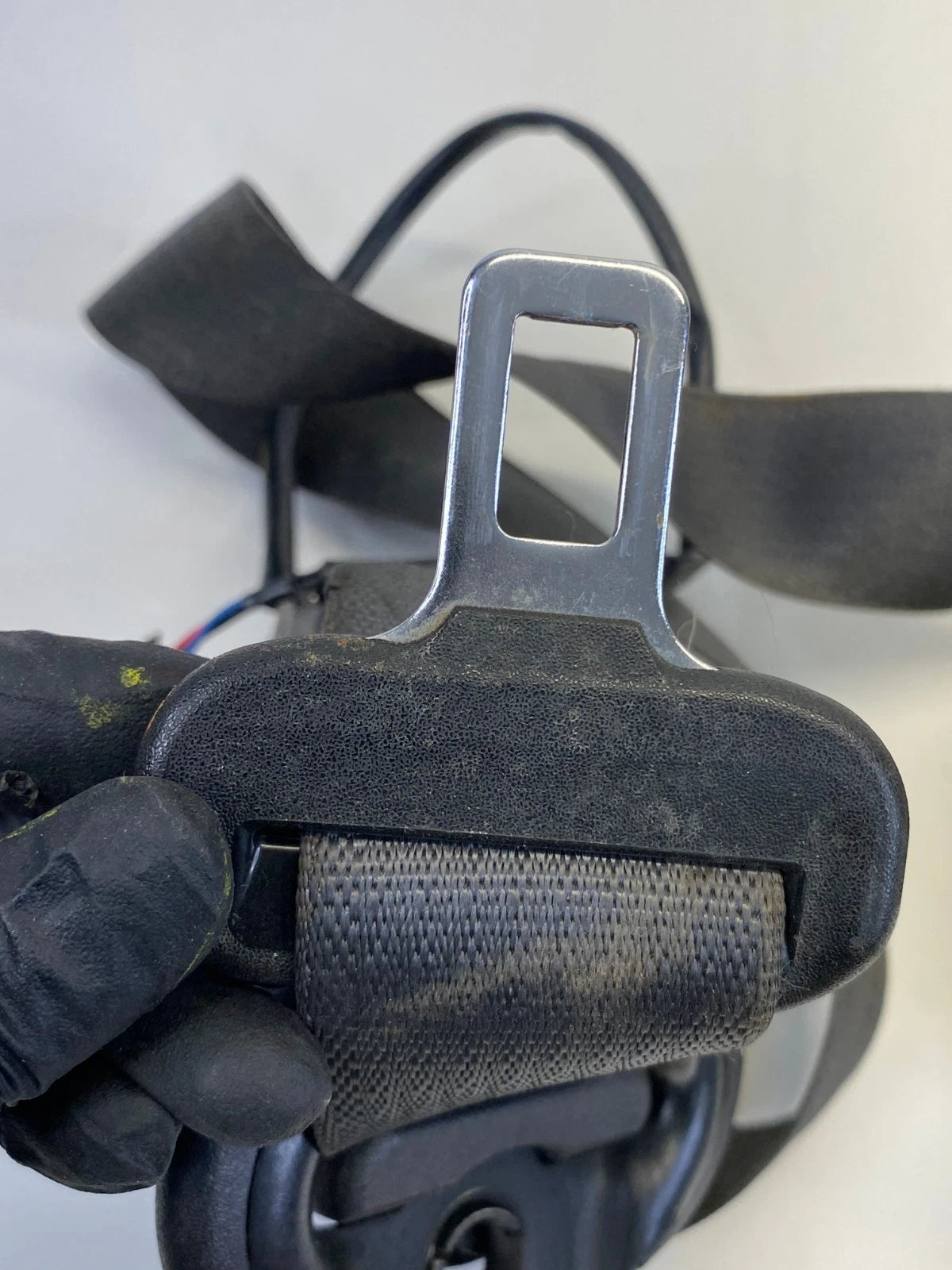 2006-2011 CHEVROLET HHR PASSENGER FRONT RIGHT SEAT BELT RETRACTOR OEM FACTORY