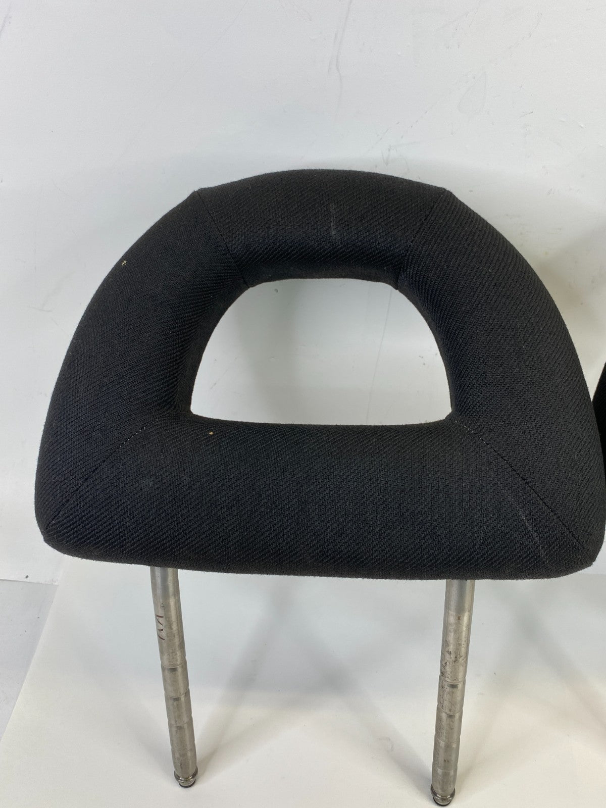 2001-2005 Volkswagen Beetle Rear Left & Right Seat Headrest Head Rest Pair Set