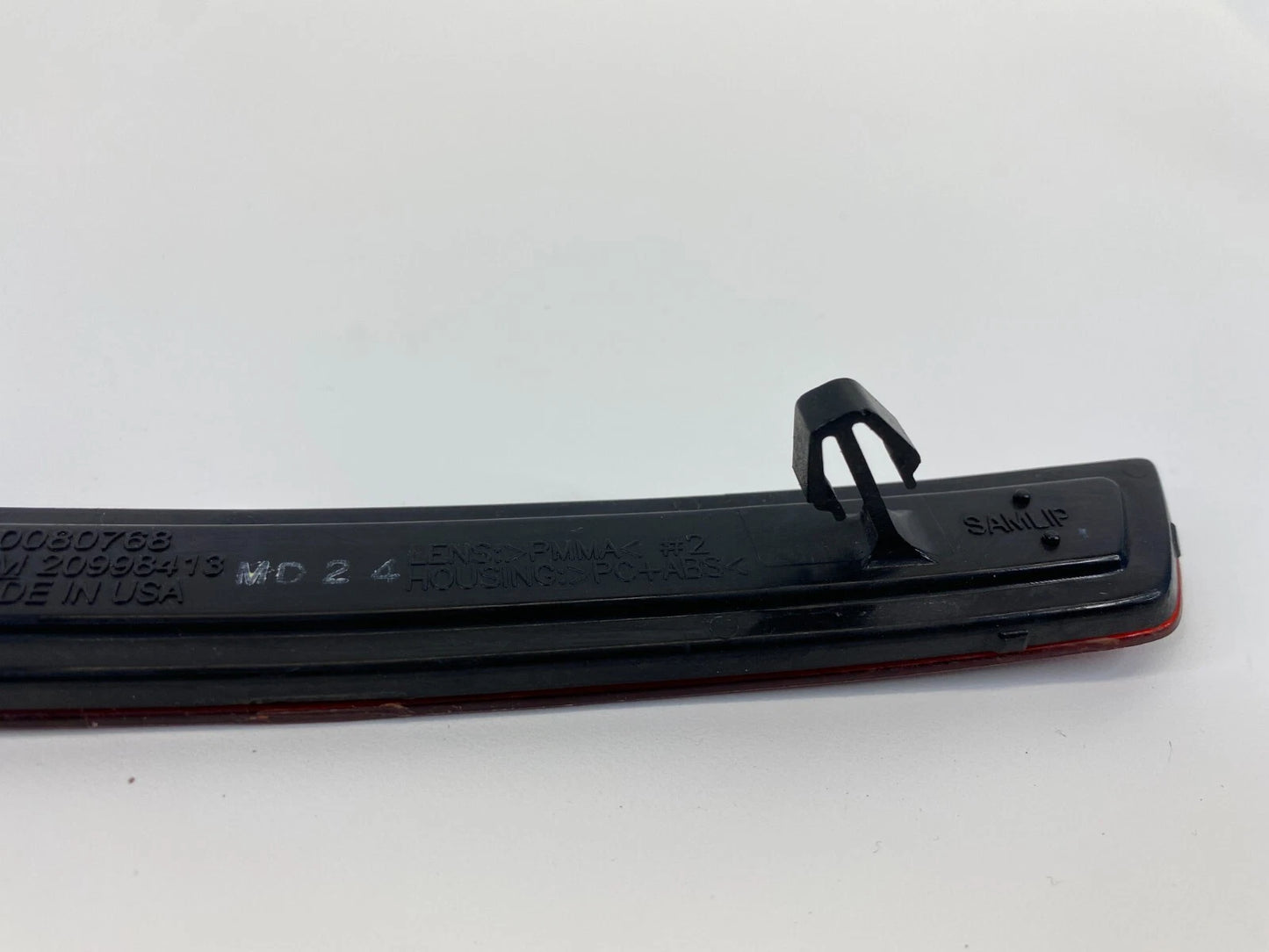 13-15 CHEVROLET MALIBU REAR BUMPER RIGHT OUTER SIDE REFLECTOR LAMP GM20998413