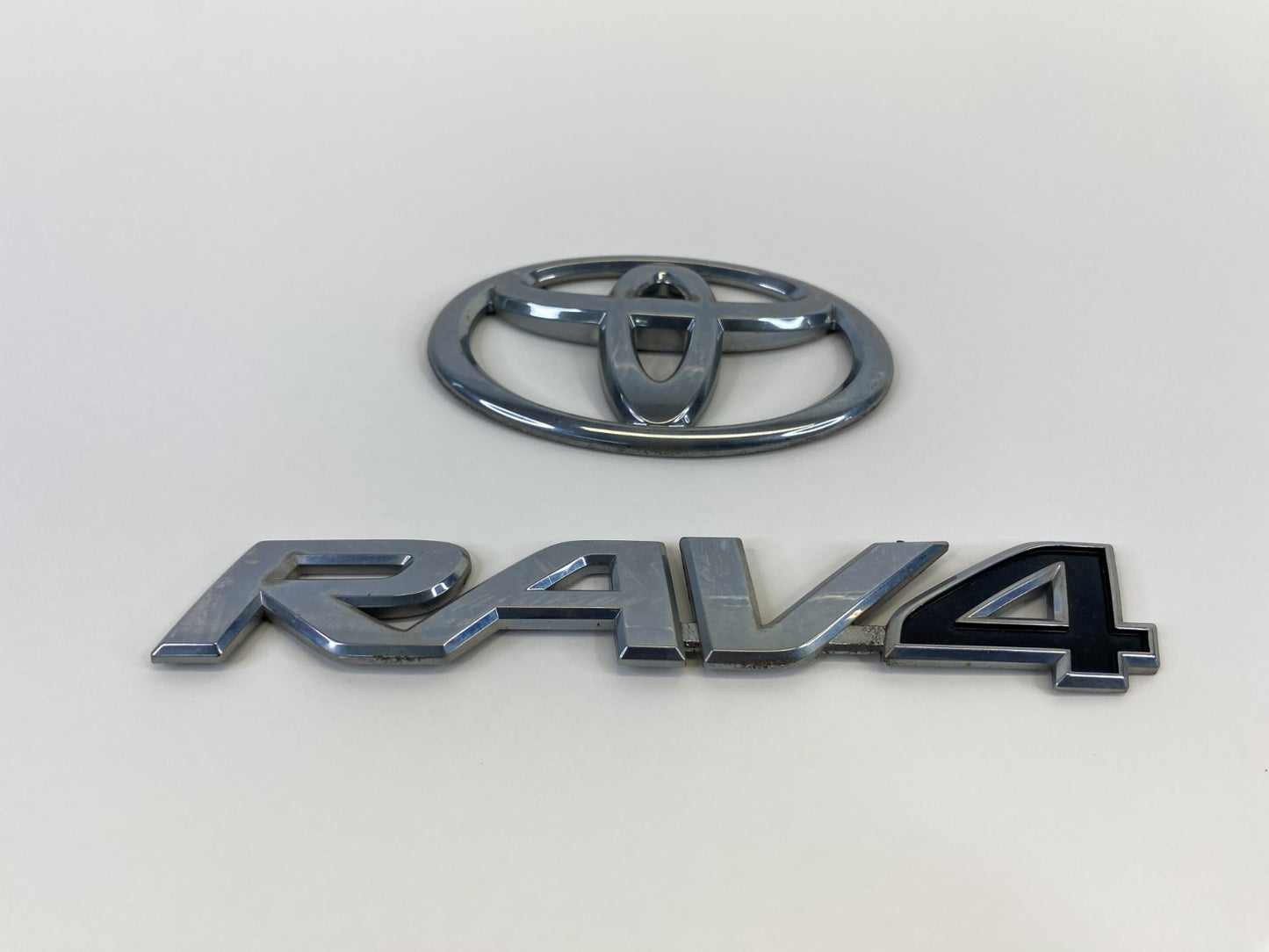 2006-2012 Toyota RAV4 Rear Back Tailigate Tail Gate Emblem Nameplate Logo OEM