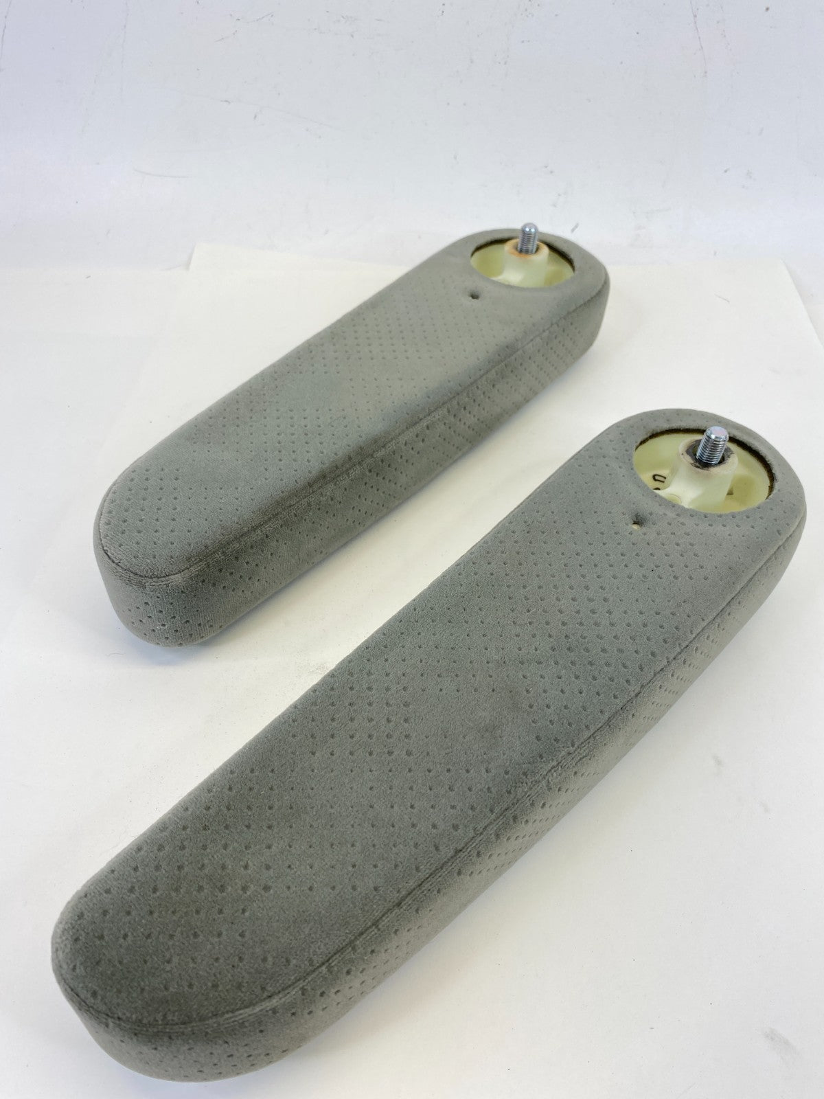 05-10 Honda Odyssey Rear Left Side Left & Right Position Seat Armrest Arm Rest