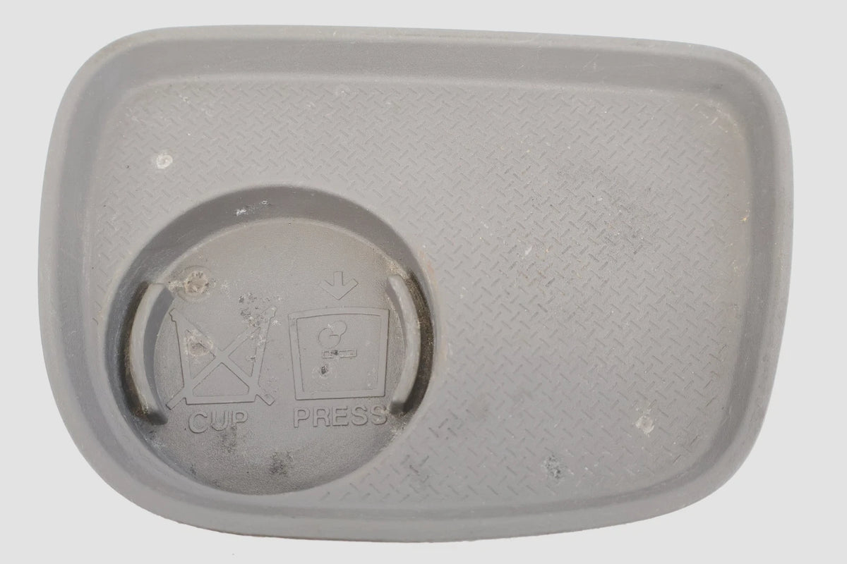 2006-2011 HYUNDAI ACCENT RUBBER CUP HOLDER PRESS INSERT MAT OEM 84613-1E000