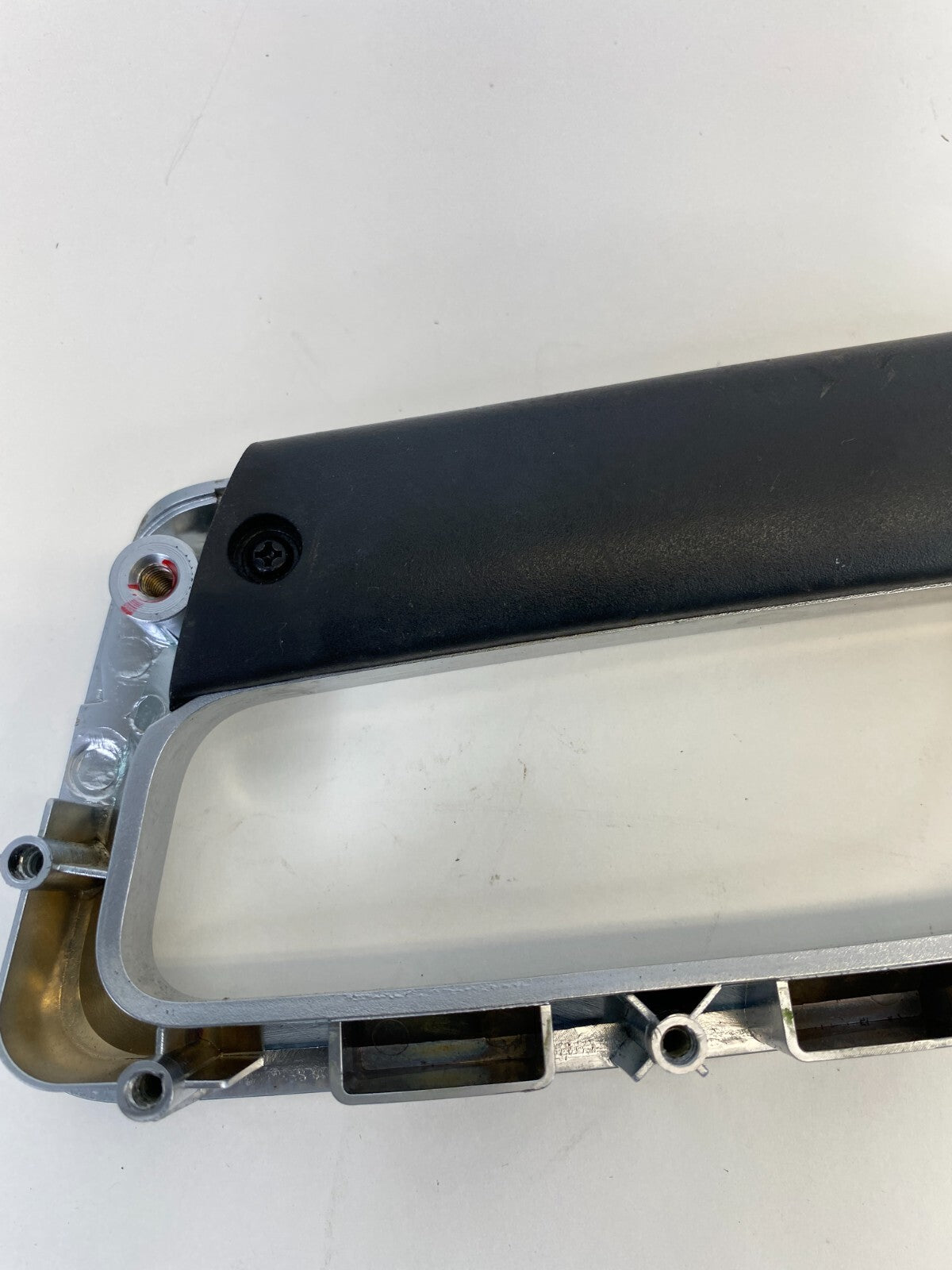 2008 2009 2010 Saturn Vue Rear Left Side Interior Door Pull Handle Trim Bezel