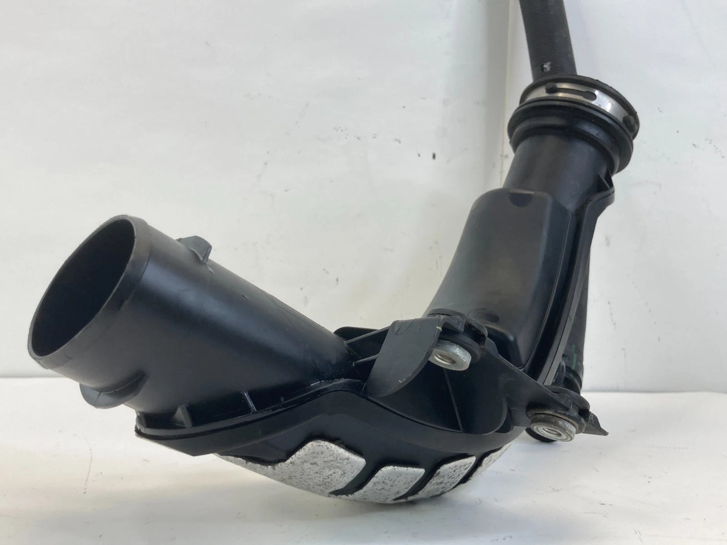 2015-2018 FORD EDGE 2.0L L4 ENGINE AIR INTAKE HOSE INLET DUCT F2G3-9R504-BD OEM