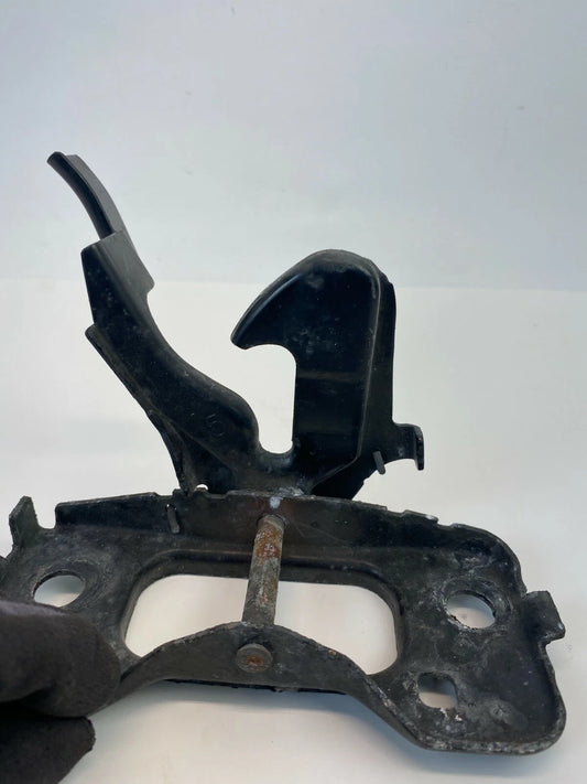 2008 2009 2010 2011 CHRYSLER TOWN & COUNTRY HOOD LOCK LATCH STRIKER ASSEMBLY OEM
