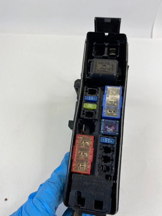 2008-2013 INFINITI G37X SEDAN 3.7L ENGINE FUSE RELAY UNIT ASSEMBLY 7254-5763-30