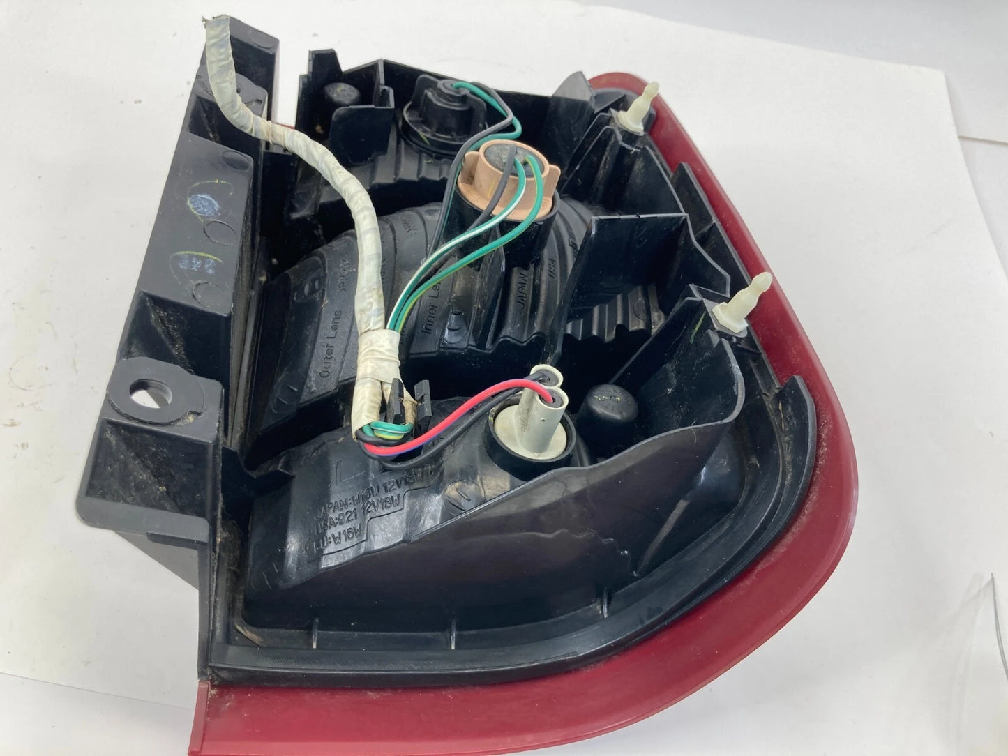 1999-2004 NISSAN PATHFINDER REAR LEFT DRIVER SIDE TAIL LIGHT TAILLIGHT LAMP OEM