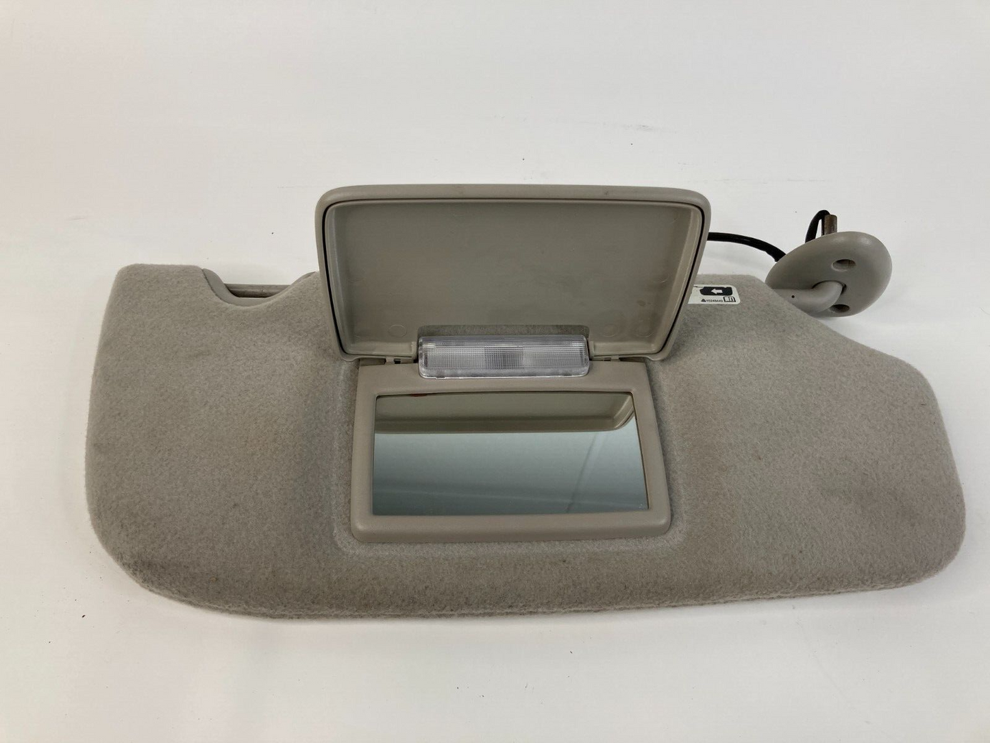 06 07 GMC Envoy Front Right Passenger Side Sunvisor Sun Visor Shade w/ Mirror