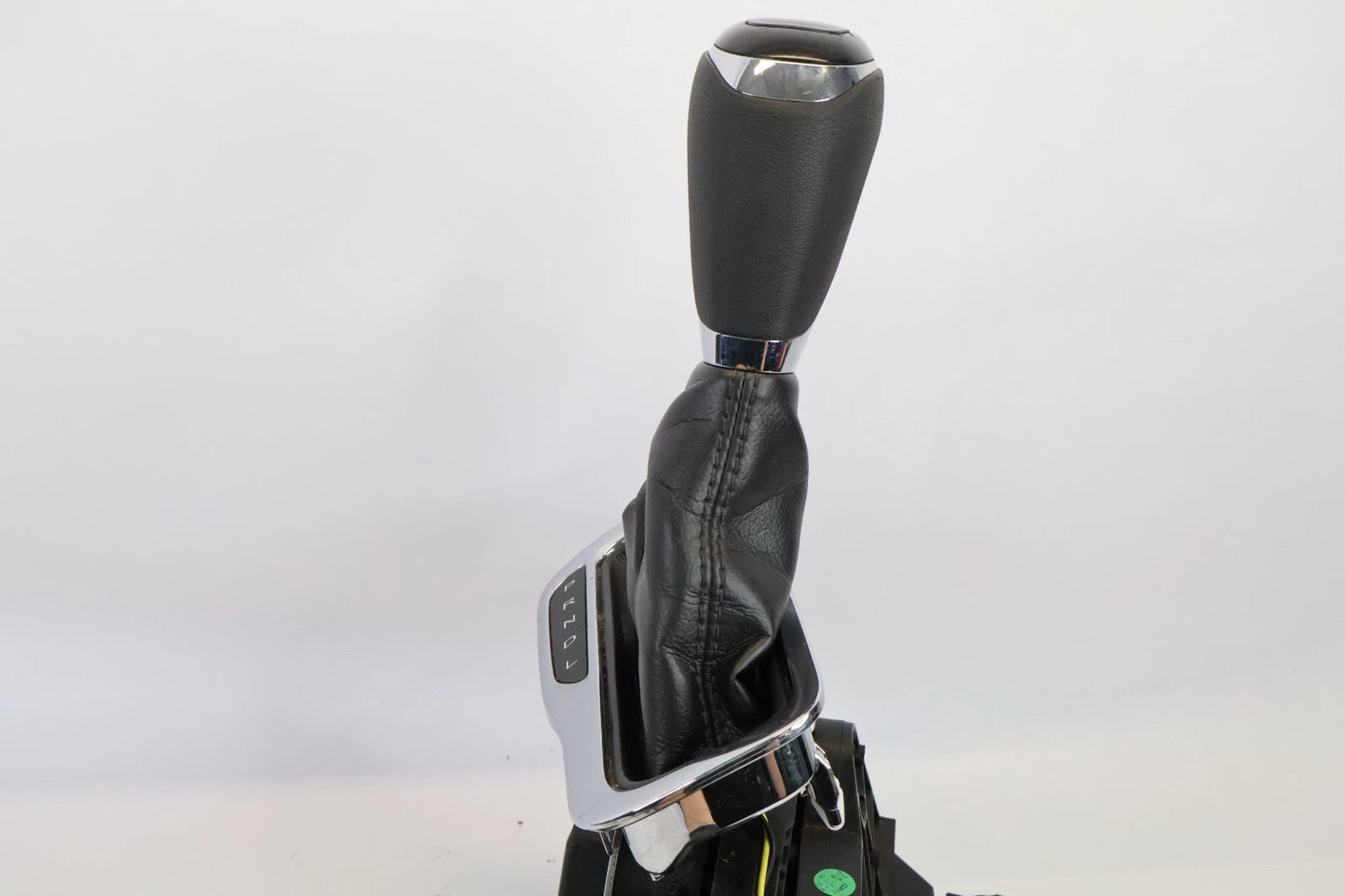 2016-2018 CHEVROLET CRUZE AUTOMATIC TRANSMISSION FLOOR GEAR SHIFTER LEVER HANDLE