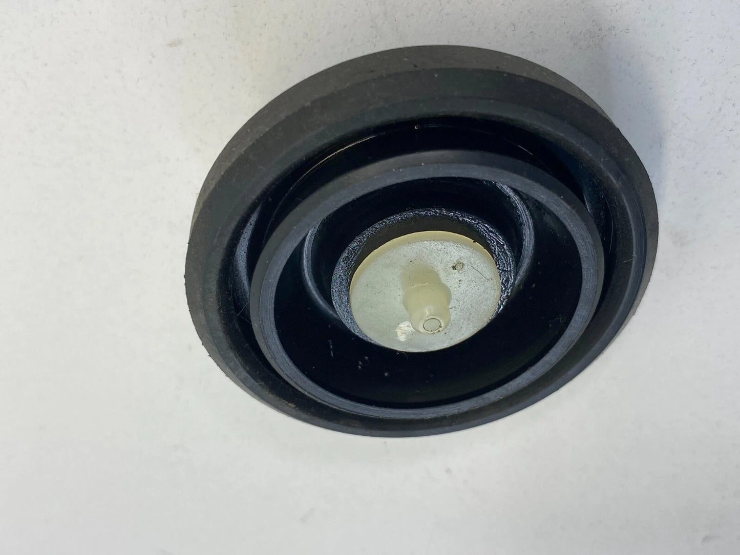 1997-2001 TOYOTA CAMRY CE SEDAN CLUTCH SLAVE CYLINDER FLUID RESERVOIR CAP COVER