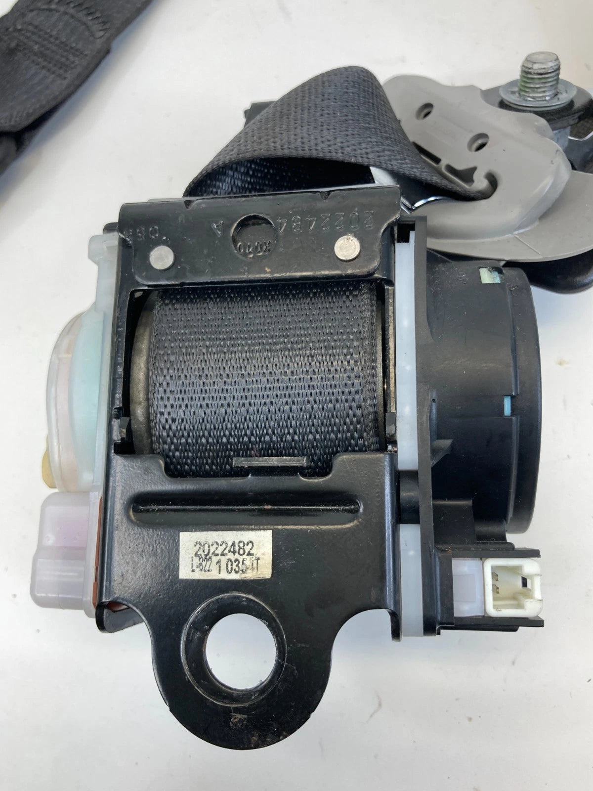 2005-2011 CADILLAC STS FRONT RIGHT PASSENGER SEAT BELT RETRACTOR ASSEMBLY OEM