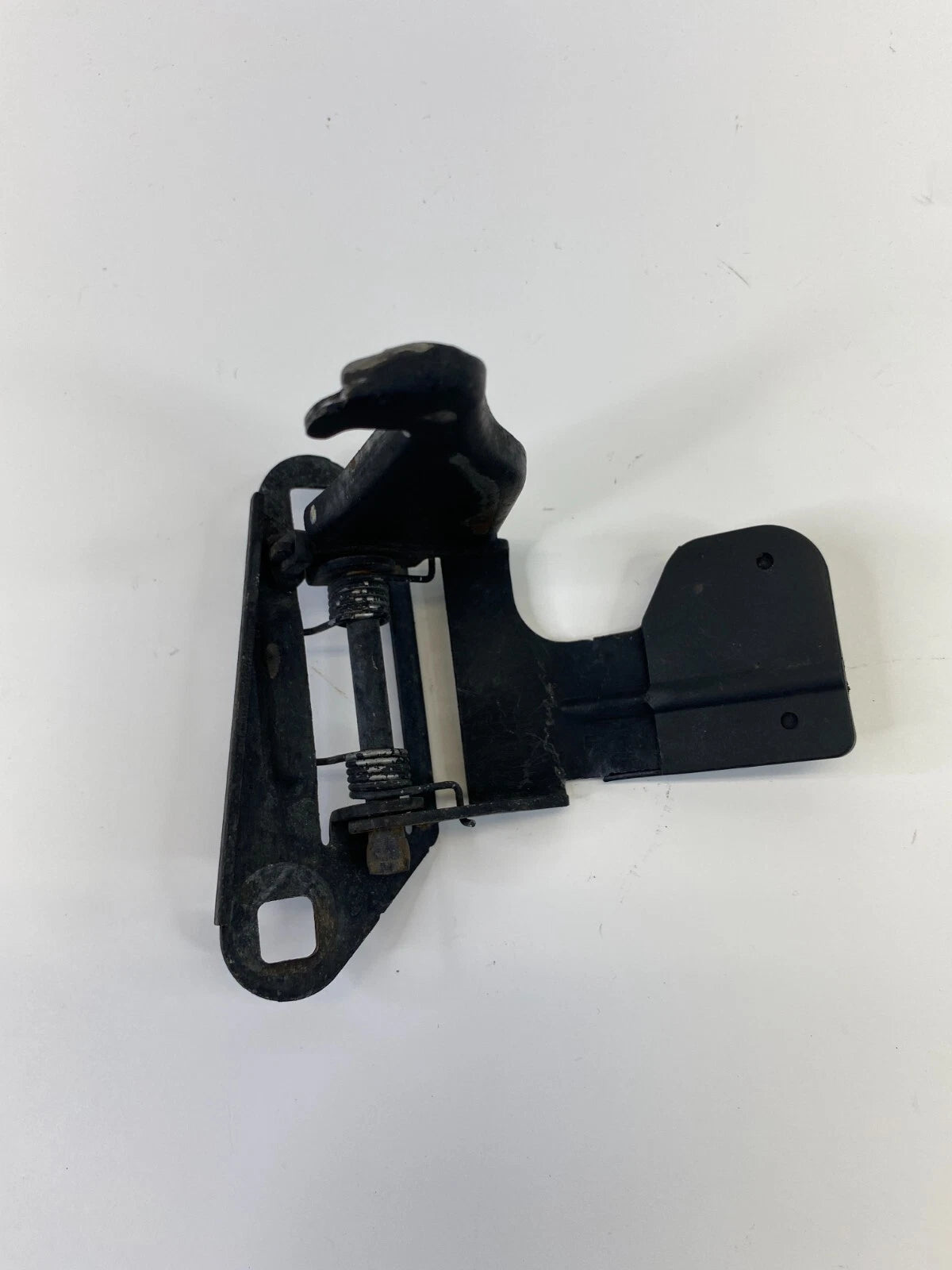 2003-2012 LAND ROVER RANGE ROVER FRONT HOOD LOCK SAFETY CATCH STRIKER HANDLE