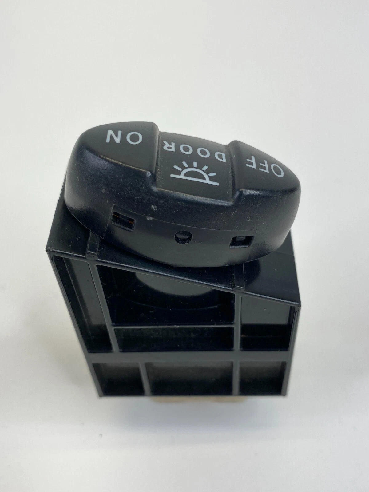 2004-2010 TOYOTA SIENNA INTERIOR DOME LIGHT LAMP CONTROL SWITCH 191502 OEM