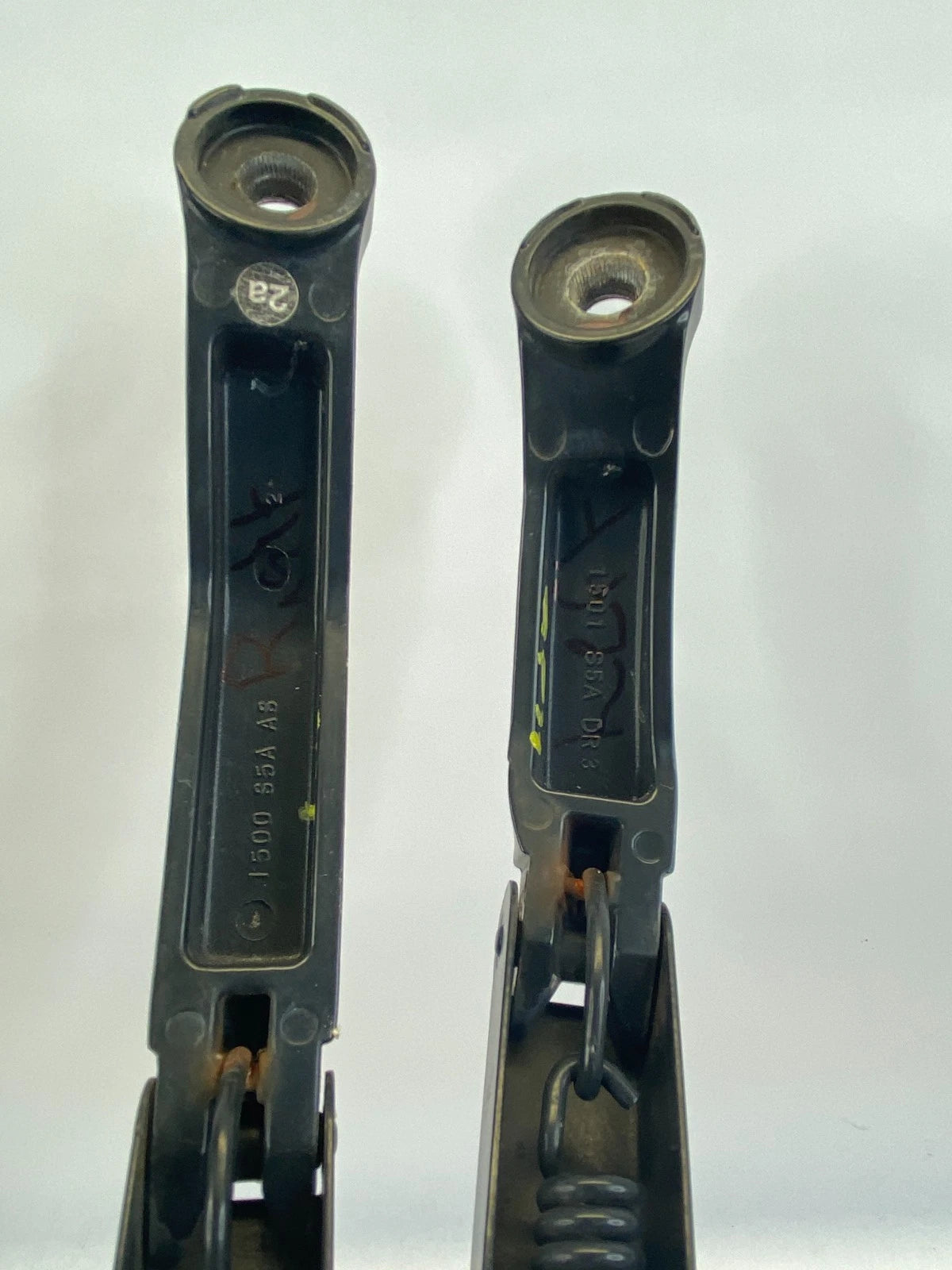 2001-2005 HONDA CIVIC FRONT LEFT & RIGHT WINDSHIELD WIPER ARM PAIR SET OEM