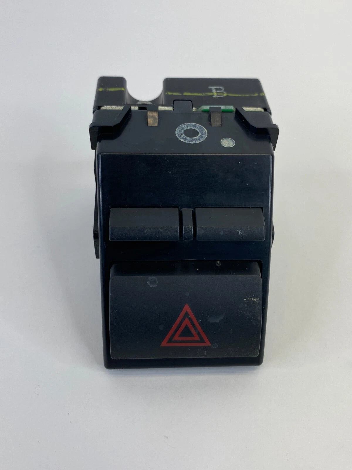 2007-2011 TOYOTA CAMRY CENTER DASH HAZARD EMERGENCY WARNING SWITCH 84332-06100