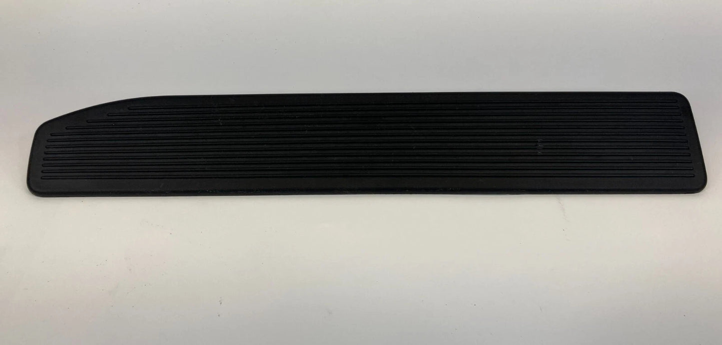 2001-2005 CHRYSLER PT CRUISER FRONT RIGHT SIDE STEP MOLDING TRIM 0SF34TRMAA OEM
