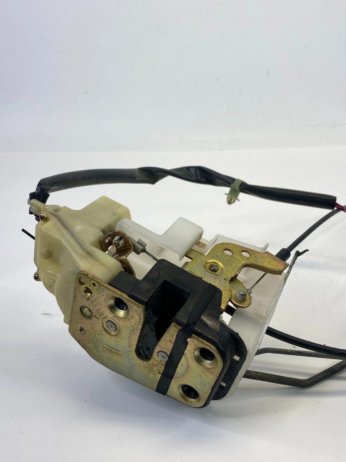 00 01 MAZDA MPV FRONT RIGHT PASSENGER SIDE DOOR POWER LOCK LATCH ACTUATOR OEM