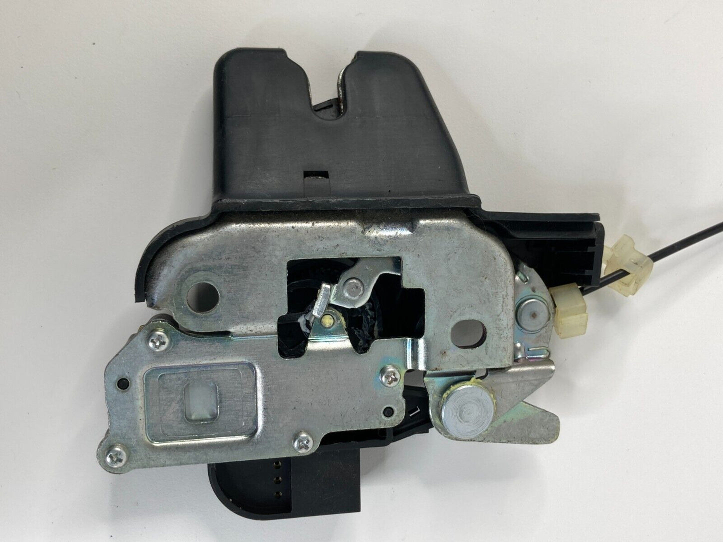 2007 2008 Infiniti G35 Sedan Rear Trunk Lock Latch Release Actuator