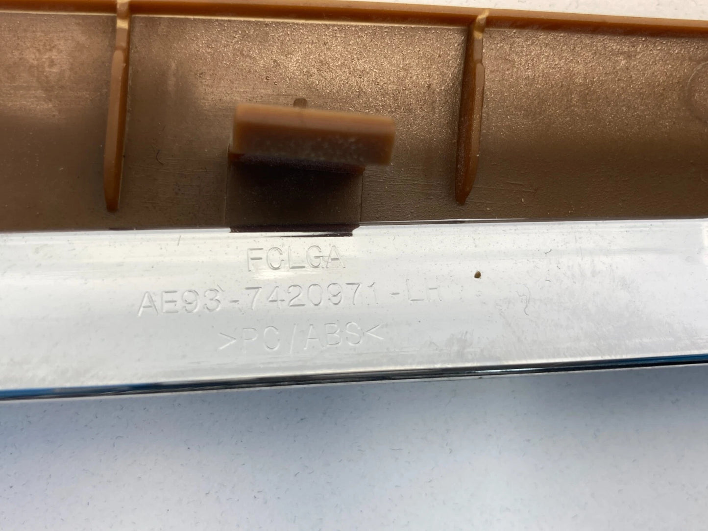 10-12 LINCOLN MKT FRONT LEFT DRIVER INNER DOOR TRIM PANEL MOLDING AE937420971