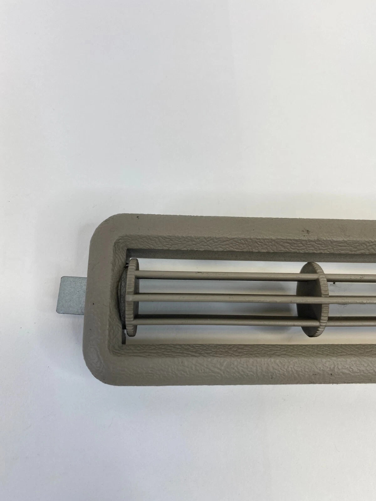 1999 2000 CADILLAC ESCALADE INNER ROOF AC HEATER AIR VENT GRILLE 15675658 OEM