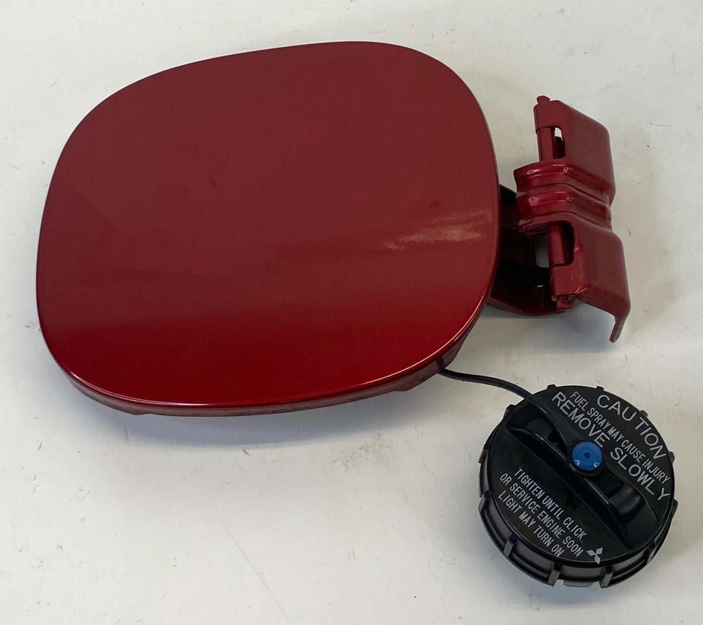 2007-2013 MITSUBISHI OUTLANDER FUEL FILLER DOOR GAS CAP COVER SET ORIENT RED OEM