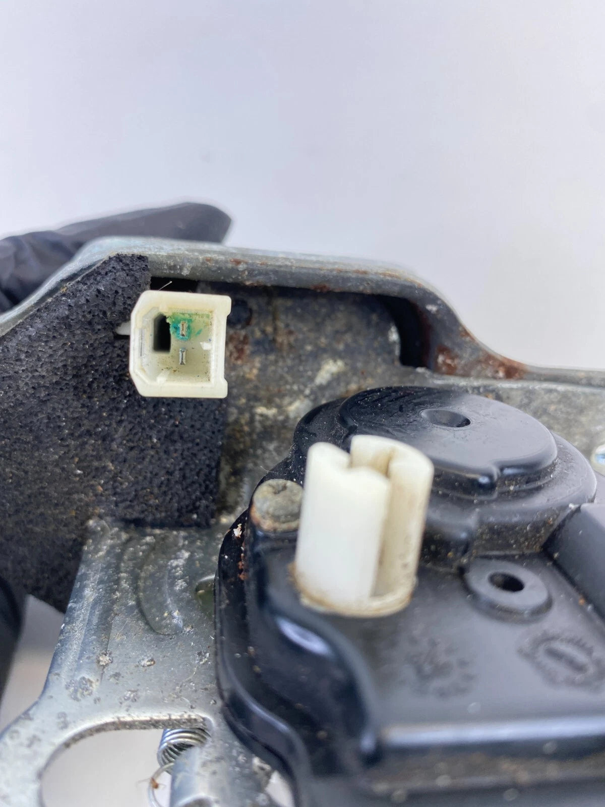 2008-2012 JEEP LIBERTY REAR LIFTGATE LOCK LATCH ACTUATOR OEM FACTORY