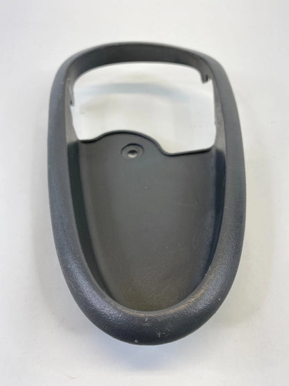 99-05 PONTIAC GRAND AM REAR RIGHT SIDE INTERIOR DOOR HANDLE COVER BEZEL 22617660