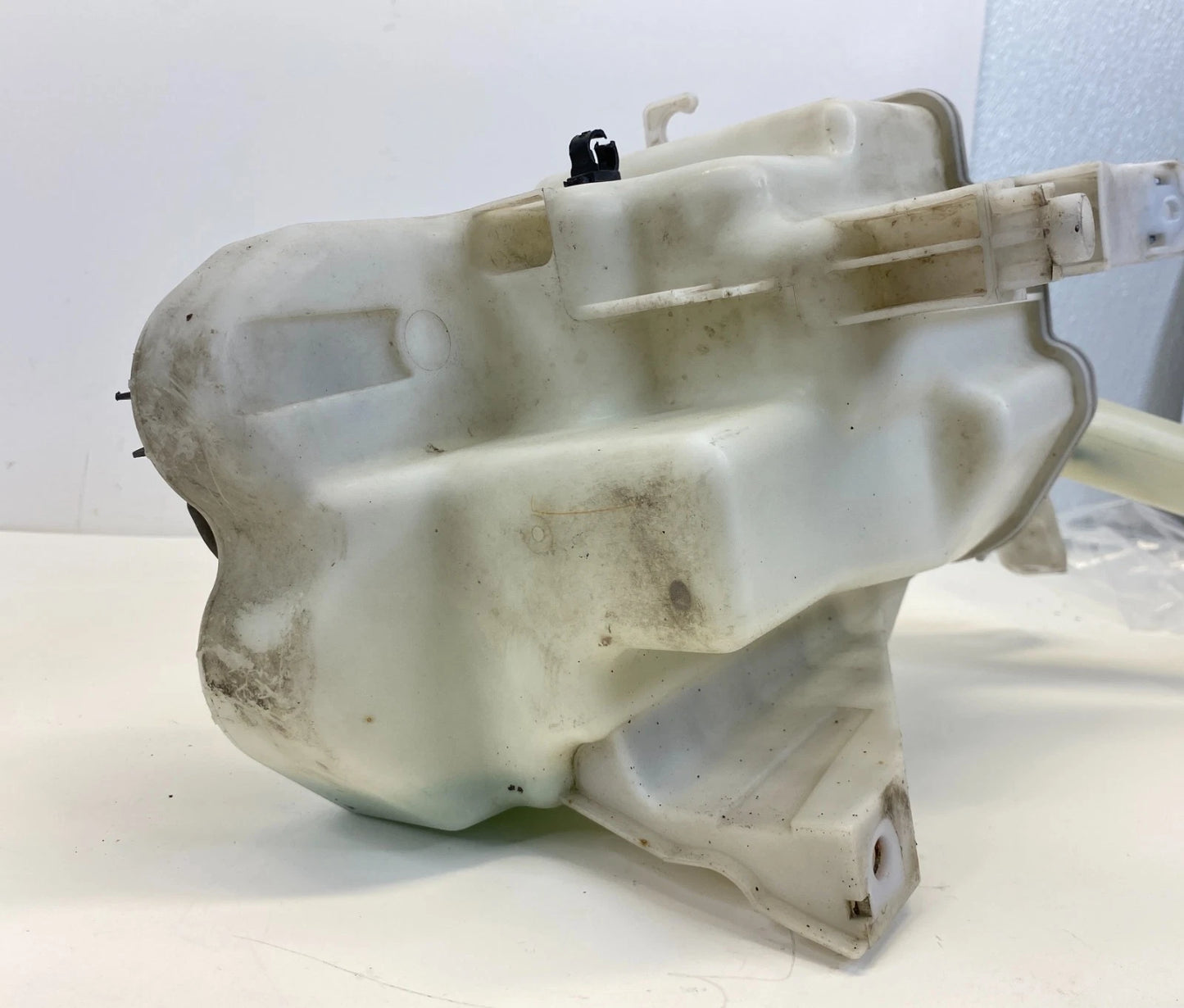 2010-2013 SUZUKI KIZASHI WINDSHIELD WASHER RESERVOIR BOTTLE FRONT OEM 38400-57L1