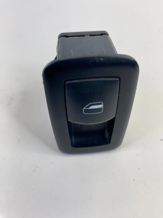 2010 2011 TOWN & COUNTRY GRAND CARAVAN REAR LEFT DOOR WINDOW SWITCH 04602927AA