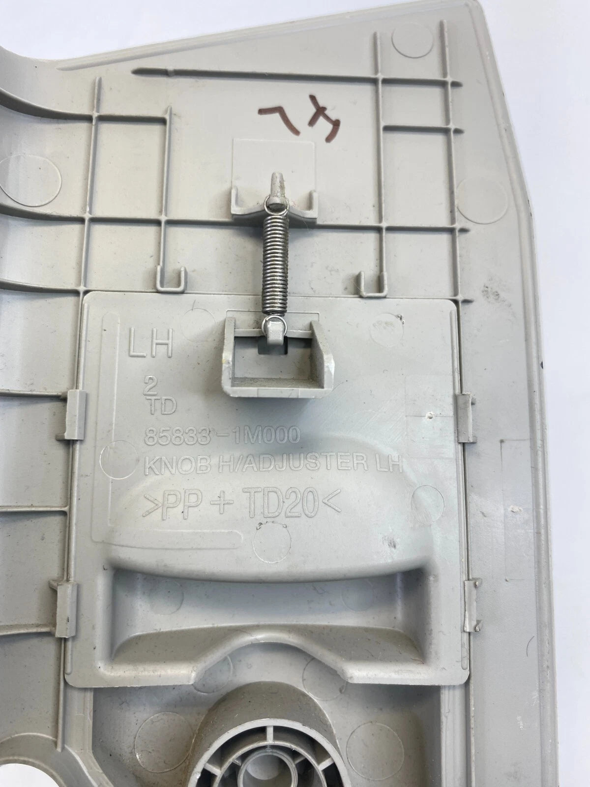 2010-2013 KIA FORTE SEDAN CENTER LEFT PILLAR UPPER SEAT BELT ADJUSTMENT TRIM OEM