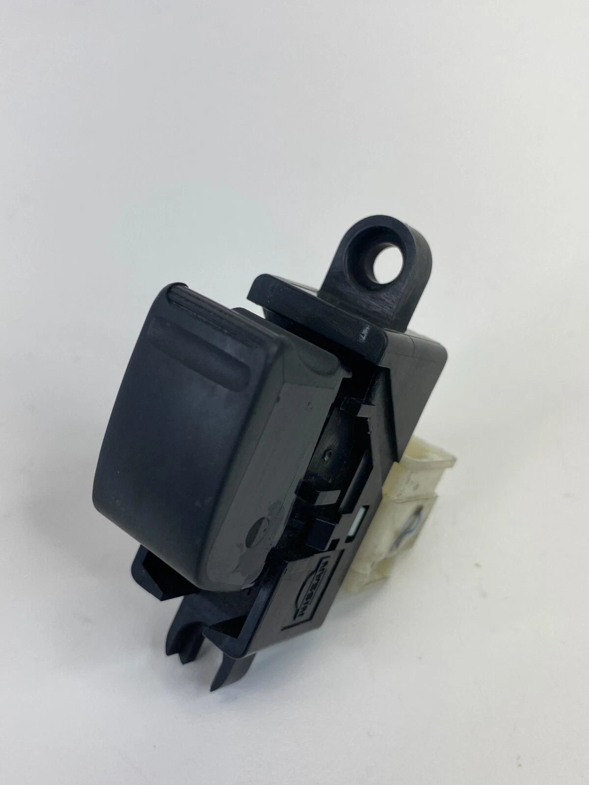 1999-2002 NISSAN PATHFINDER REAR RIGHT BACK DOOR POWER WINDOW CONTROL SWITCH OEM