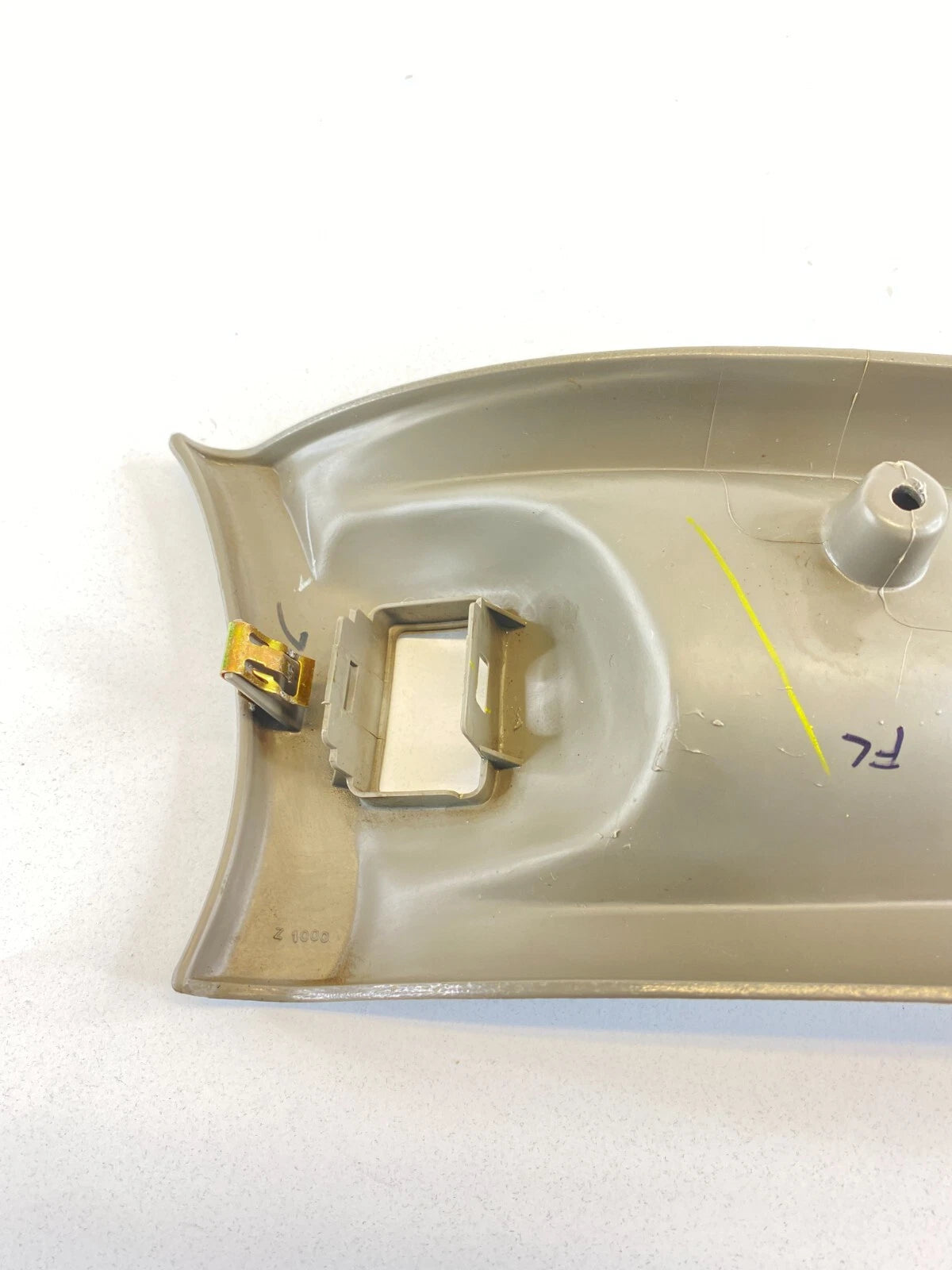 2004-2007 CHEVROLET IMPALA FRONT LEFT INNER DOOR HANDLE SWITCH BEZEL 10345564