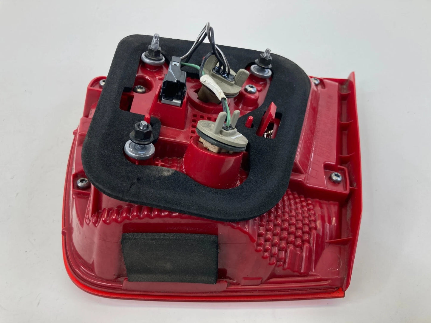 2013-2015 CHEVROLET MALIBU REAR LEFT DRIVER TAILLIGHT TAIL LIGHT INNER TRUNK LID