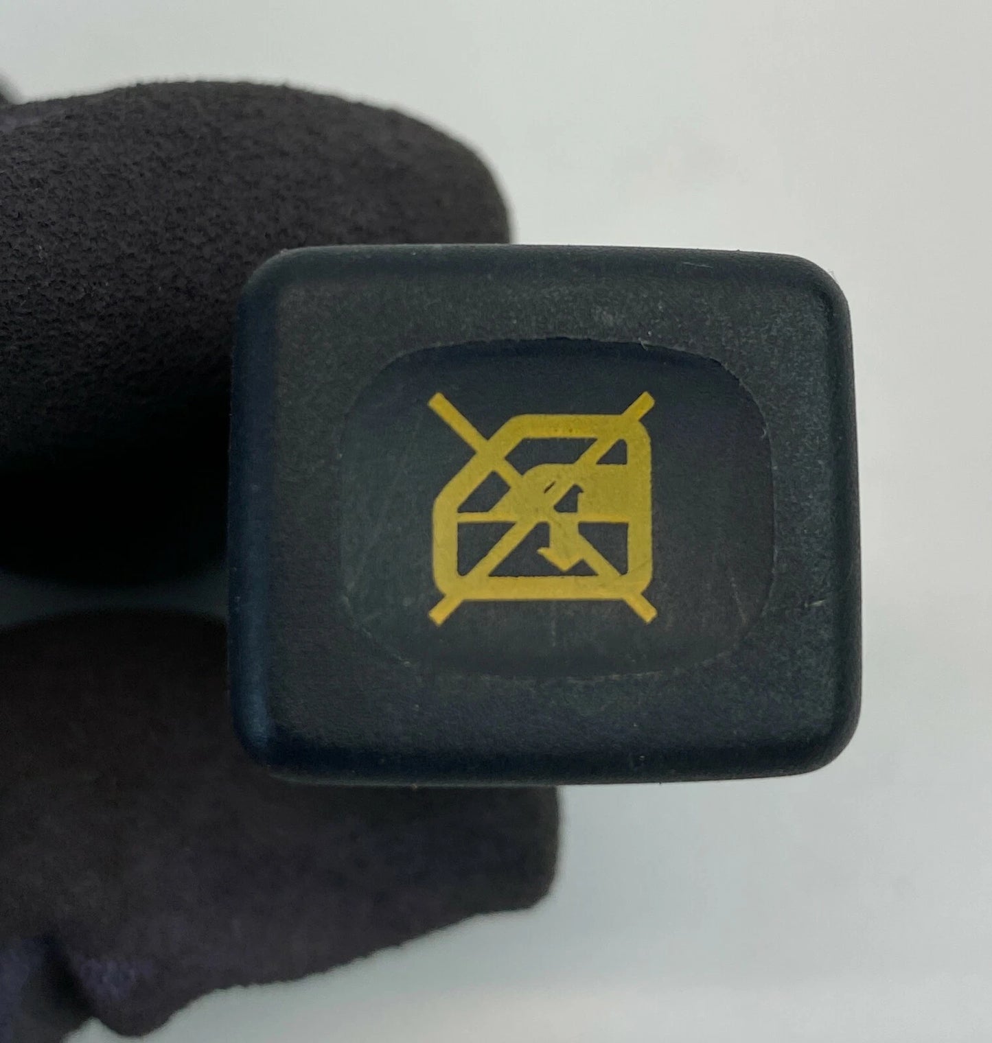 2003 2004 LAND ROVER DISCOVERY WINDOW ISOLATOR LOCK SWITCH BUTTON YUG500150PUY