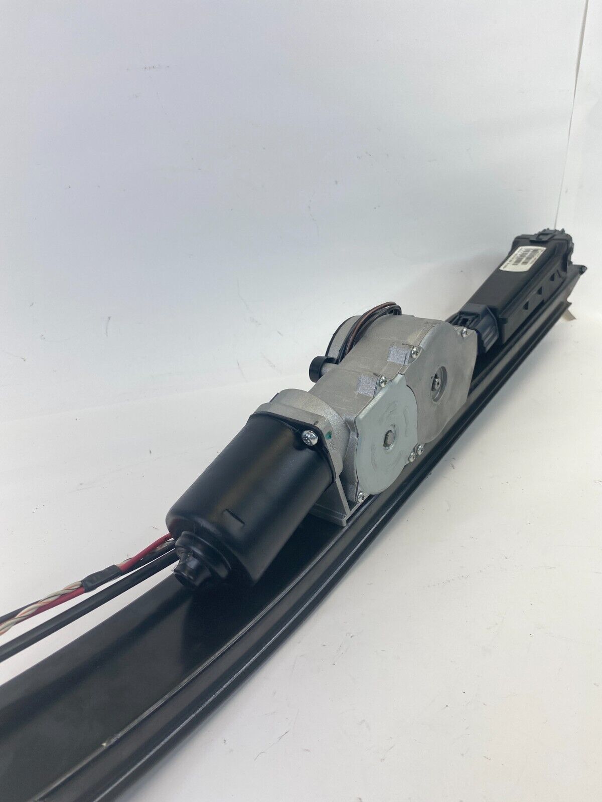 2009 Volkswagen Routan Rear Right Side Power Sliding Door Track Motor 05026972AA