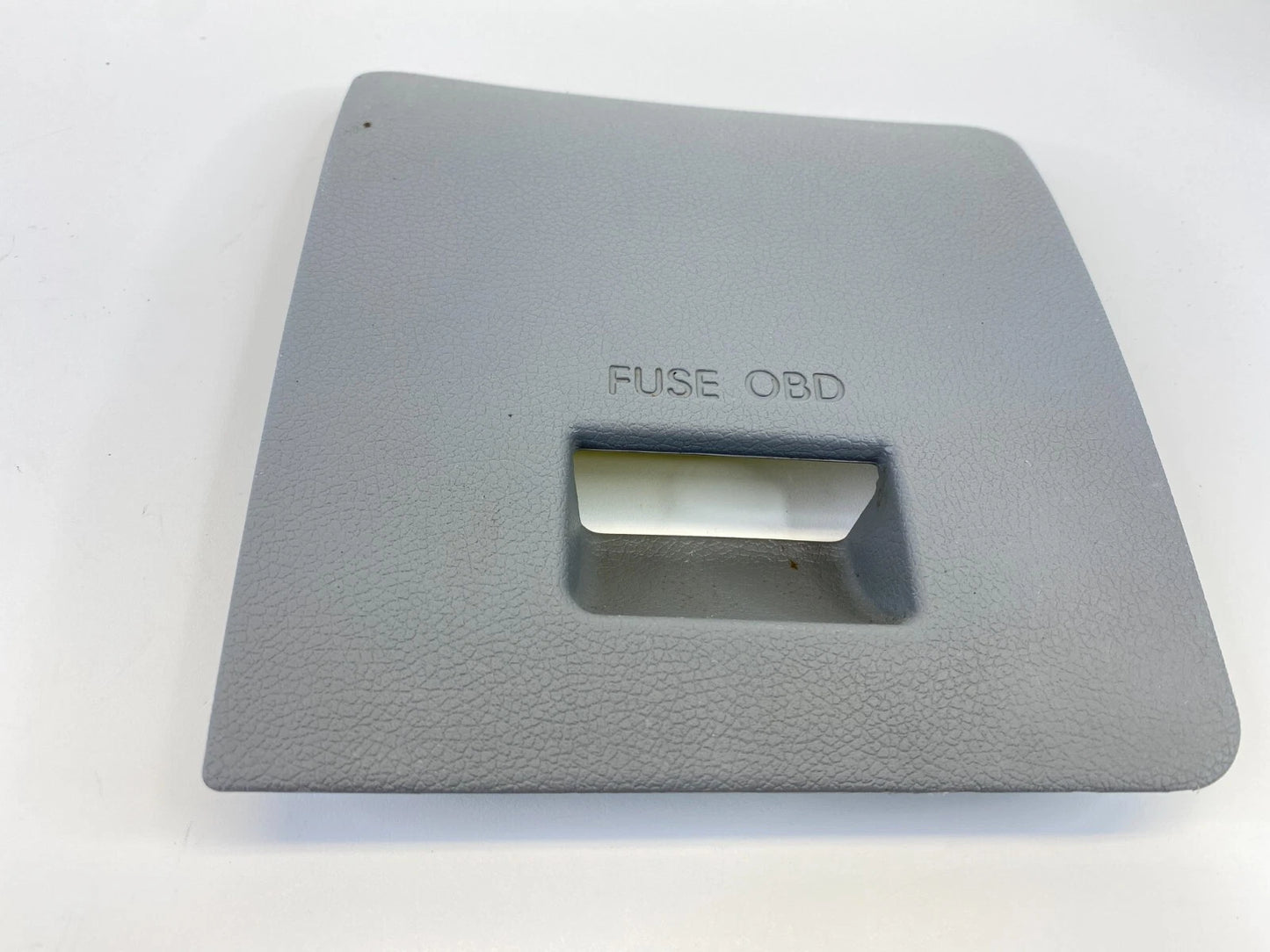 2012-2014 HYUNDAI ACCENT INTERIOR DASH FUSE BOX ACCESS COVER LID CAP 84755-1R000