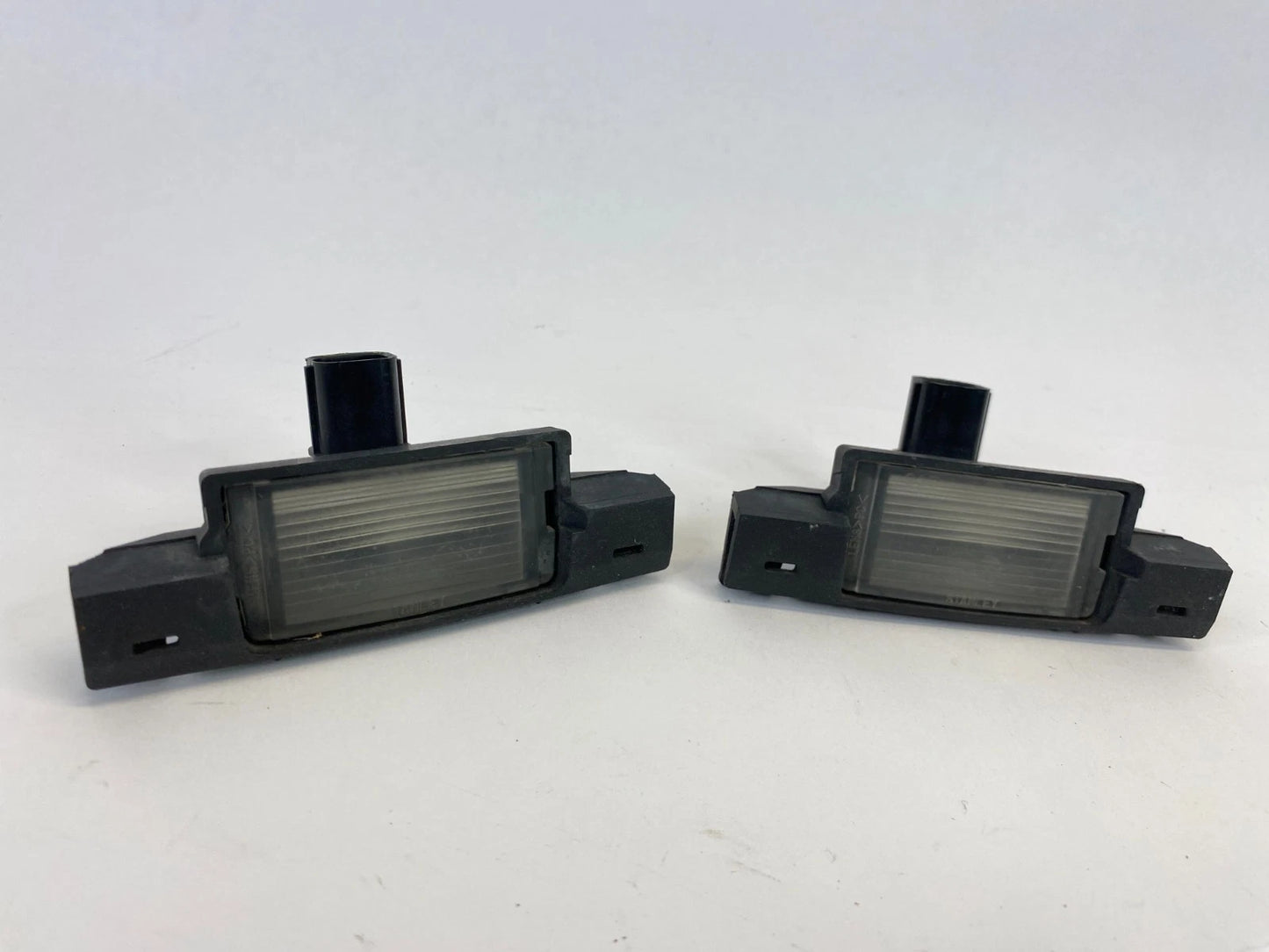 2003-2008 HONDA ELEMENT REAR TRUNK LICENSE PLATE LIGHT LAMP PAIR SET OEM