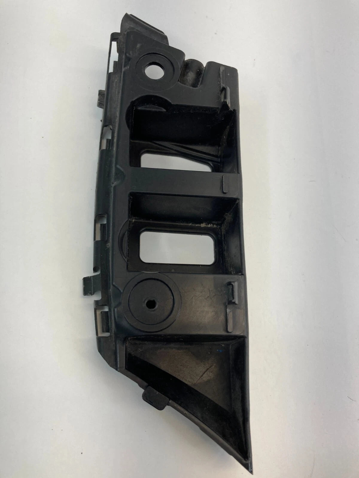 2009-2011 VW TIGUAN FRONT BUMPER RIGHT RETAINER MOUNTING BRACKET GUIDE 5N0807184